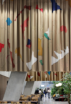 https://www.tatjanagerhard.com/cms/files/projects/artintegration-2025/031 gordijnen BELPAIRE .jpeg